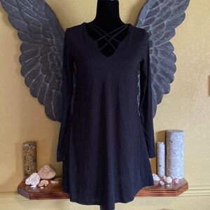 Socialite Little Black Dress Long-sleeve